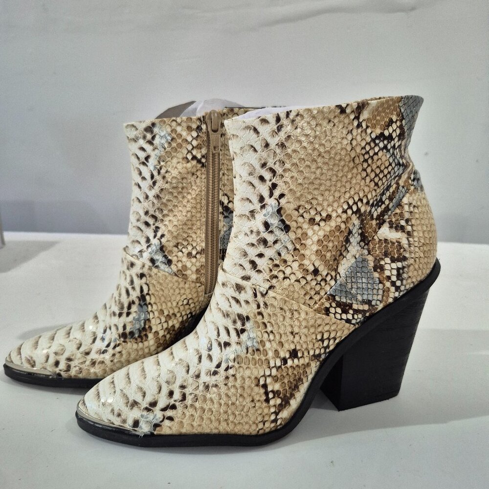 Report Jude Natural Multi Boots Size 7.5 US New